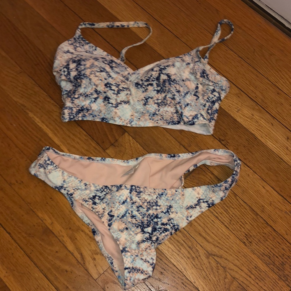 Swimsuit. Top: Small. Bottom: Medium